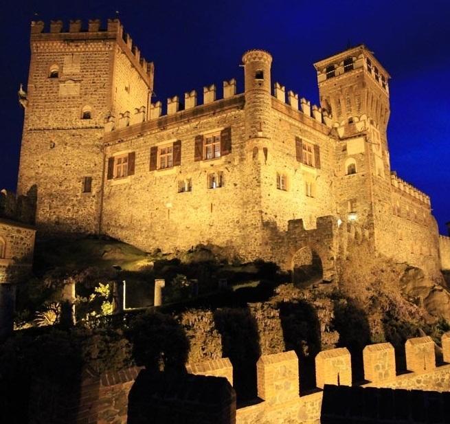 Castello Di Pavone Hotell Pavone Canavese Exteriör bild